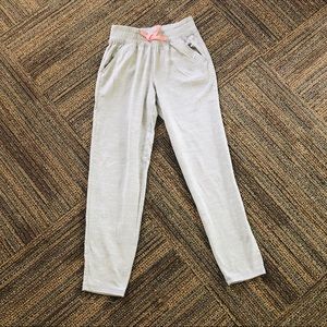 Girl’s gray sweatpants